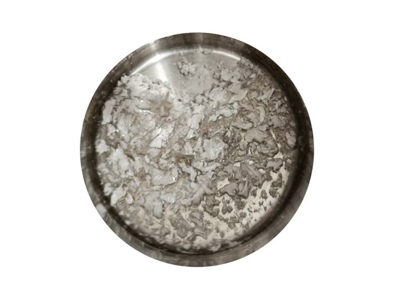 玻尿酸粉体投料预混实拍.jpg